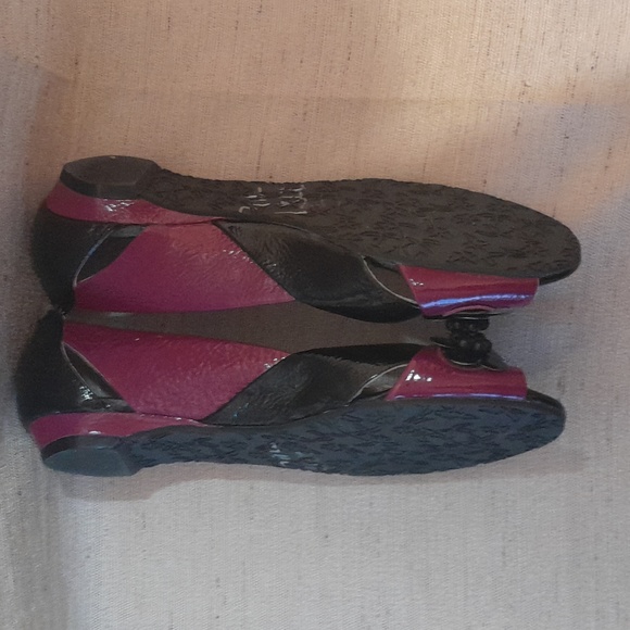 Poetic License Leather Peep Toe Tiny Heeled Sandals With Beaded Flowers 7.5 - Picture 9 of 14